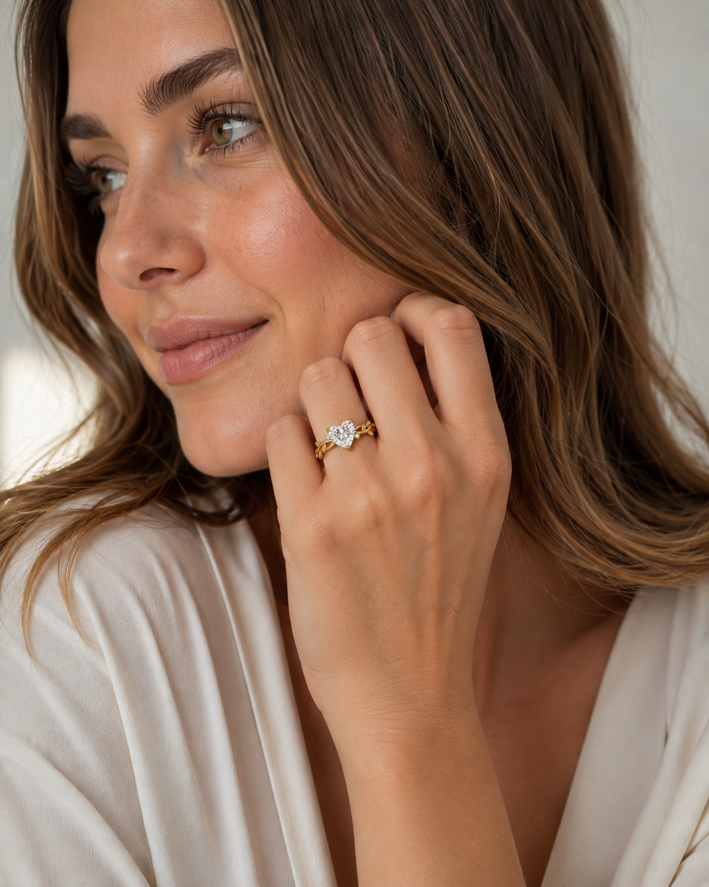 The Enchanted Heart Vine Ring | Lab-Grown Diamond