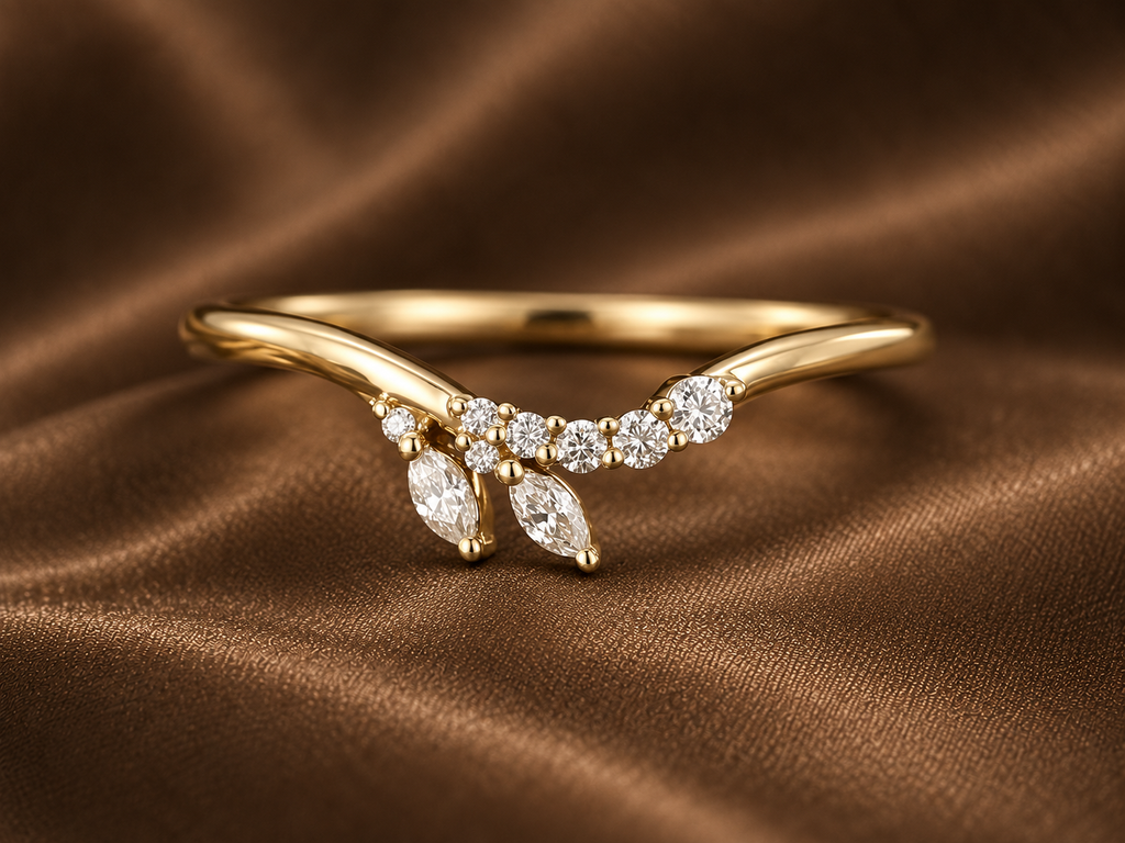 The Evergreen Solitaire & Curved Diamond Band Set